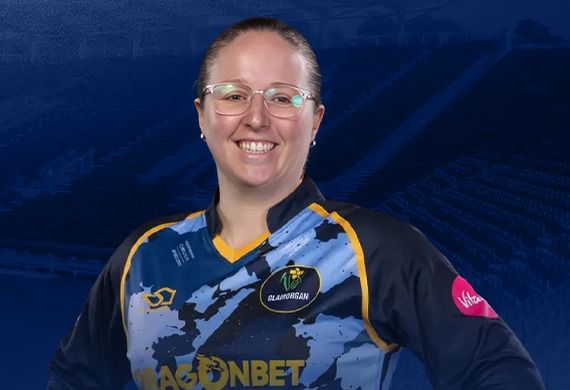 Lauren Parfitt Signs Glamorgan's First Women's Pro Contract 