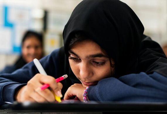 UN Envoy Highlights Ongoing Exclusion of Afghan Women from Education, Work, & Governance