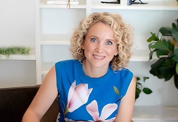 Sarah Janzen Helps Women Move from Burnout to Business